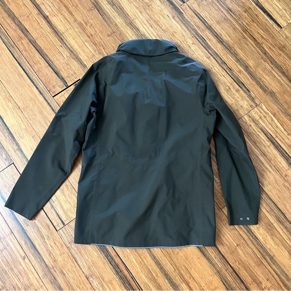 Lululemon Storm Field Jacket Dark Olive - Picture 8 of 8